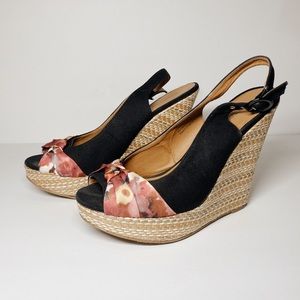 Womens Size 10 Maurices Floral Wedged Sandal Heels